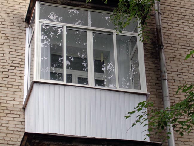 Остекление балкона в сталинке - сталинском доме Пущино